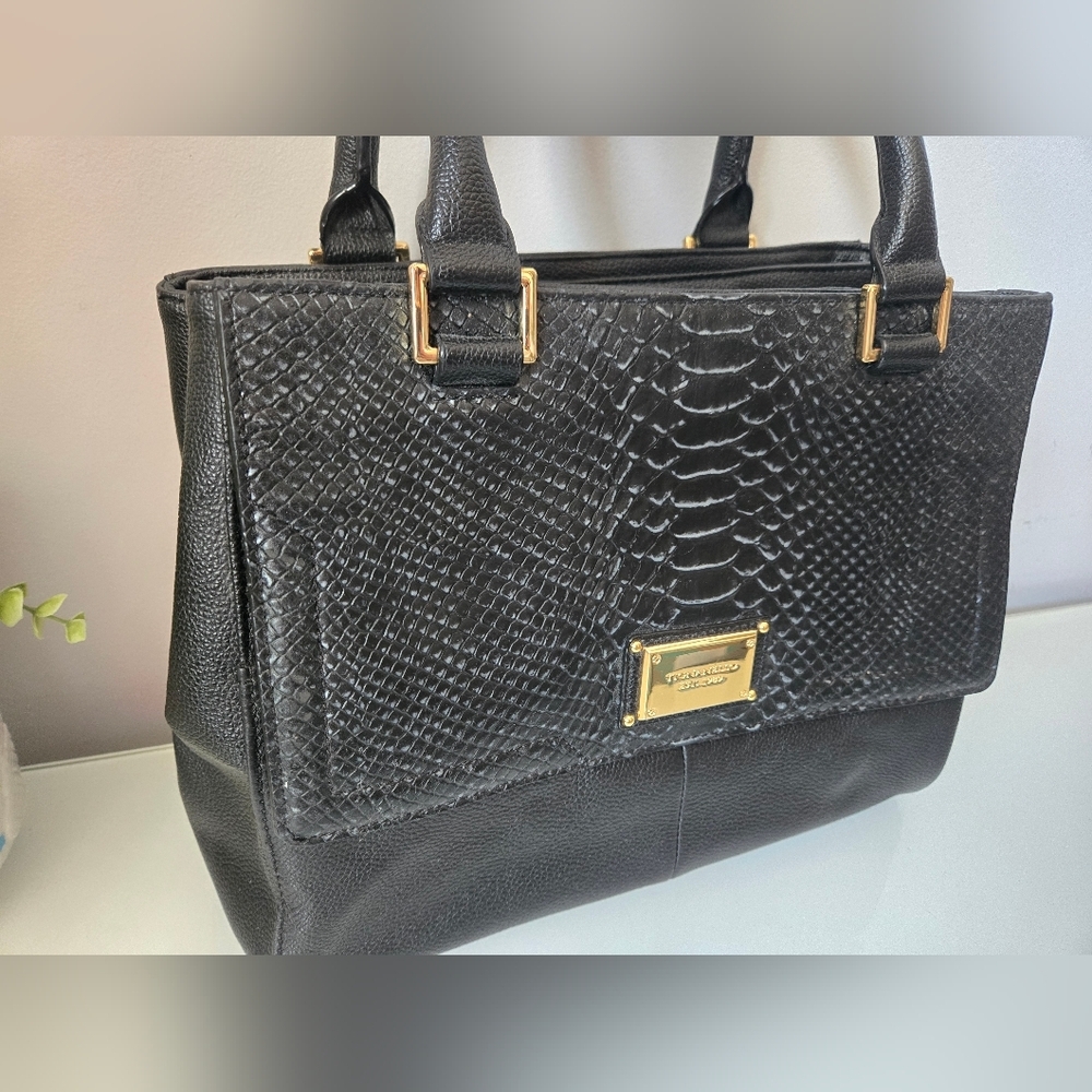 Tignanello Black Leather Multi Pocket Handbag - Picture 3 of 15